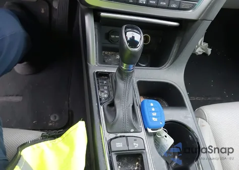 2016 Hyundai Sonata Hybrid Limited из США, поврежденный, VIN KMHE34L16GA012663